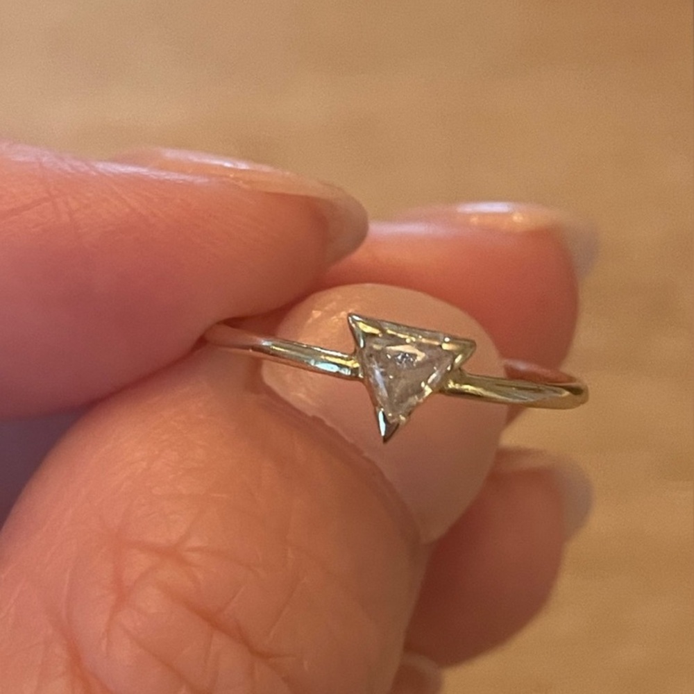 Vrai & Oro Gold triangle Ring with Clear Stone 6.5